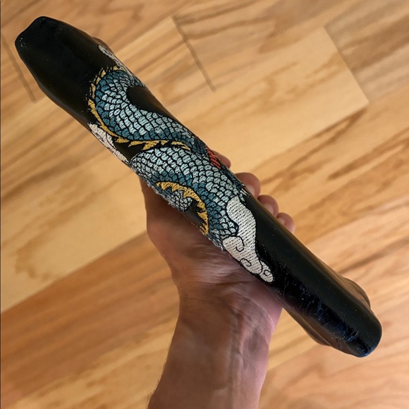 Hobo Lauren black leather clutch wallet dragon embroidery limited edition 2021 - Picture 14 of 16